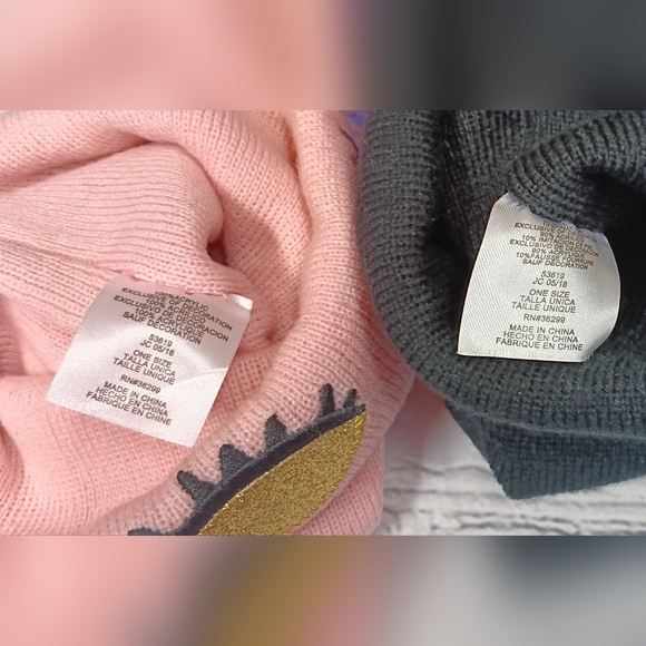 Brand NEW Women/Girl's Cuffed Pom Beanies - Picture 3 of 3